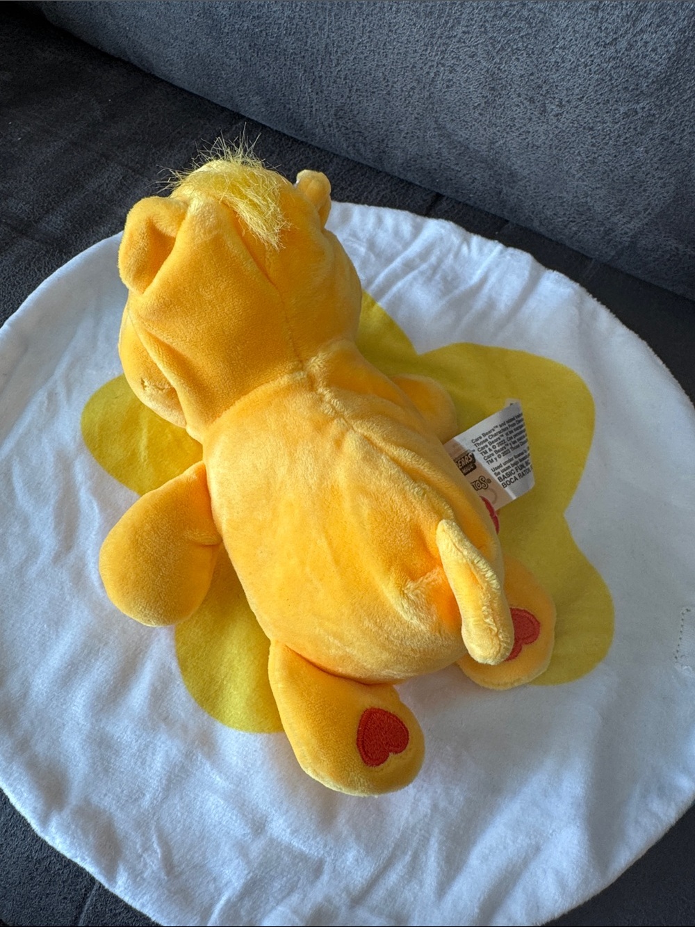 Care Bears Cutetitos Funshine Bear Plush Character Blanket with Heart Nose - Picture 2 of 7